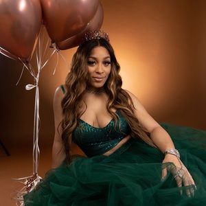 Worn once for the pictures shown 
Perfect 
Size M

Originally $50